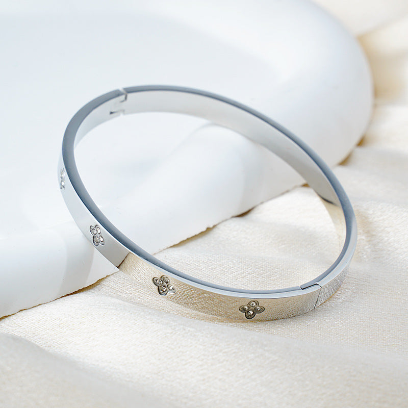 Four-Leaf Clover Luxe Stainless Steel Diamond Bracelet