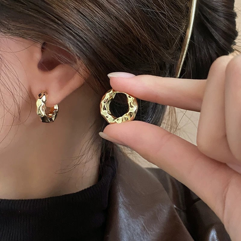 Minimal Textured Huggie Hoop Earrings – Gold & Silver