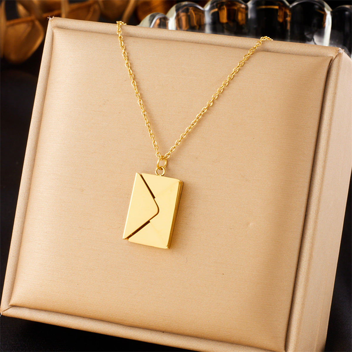 Minimalist Gold Envelope Pendant Necklace – 18K Gold Plated Stainless Steel
