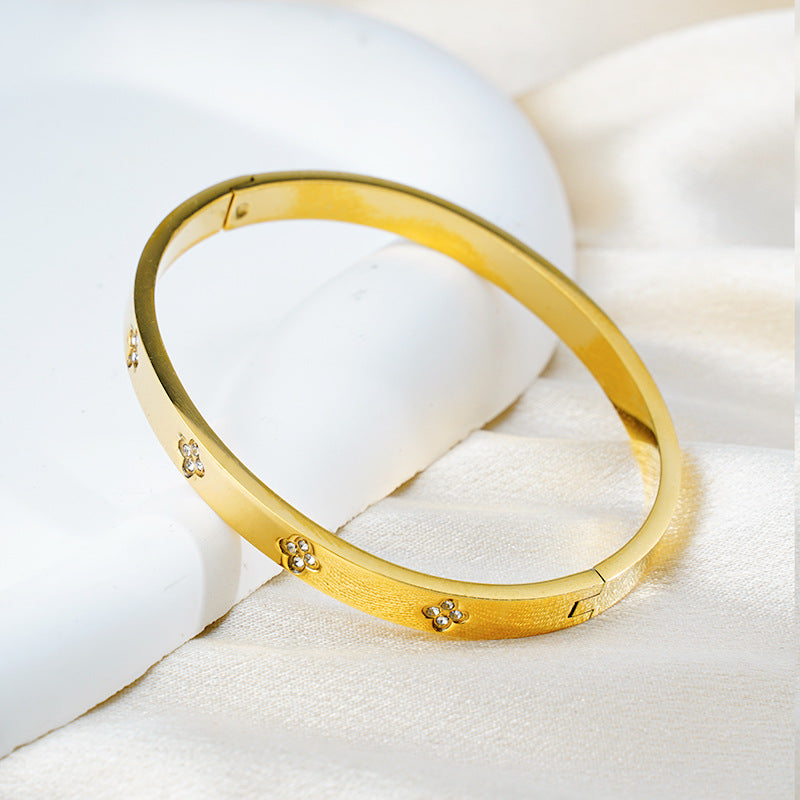 Four-Leaf Clover Luxe Stainless Steel Diamond Bracelet